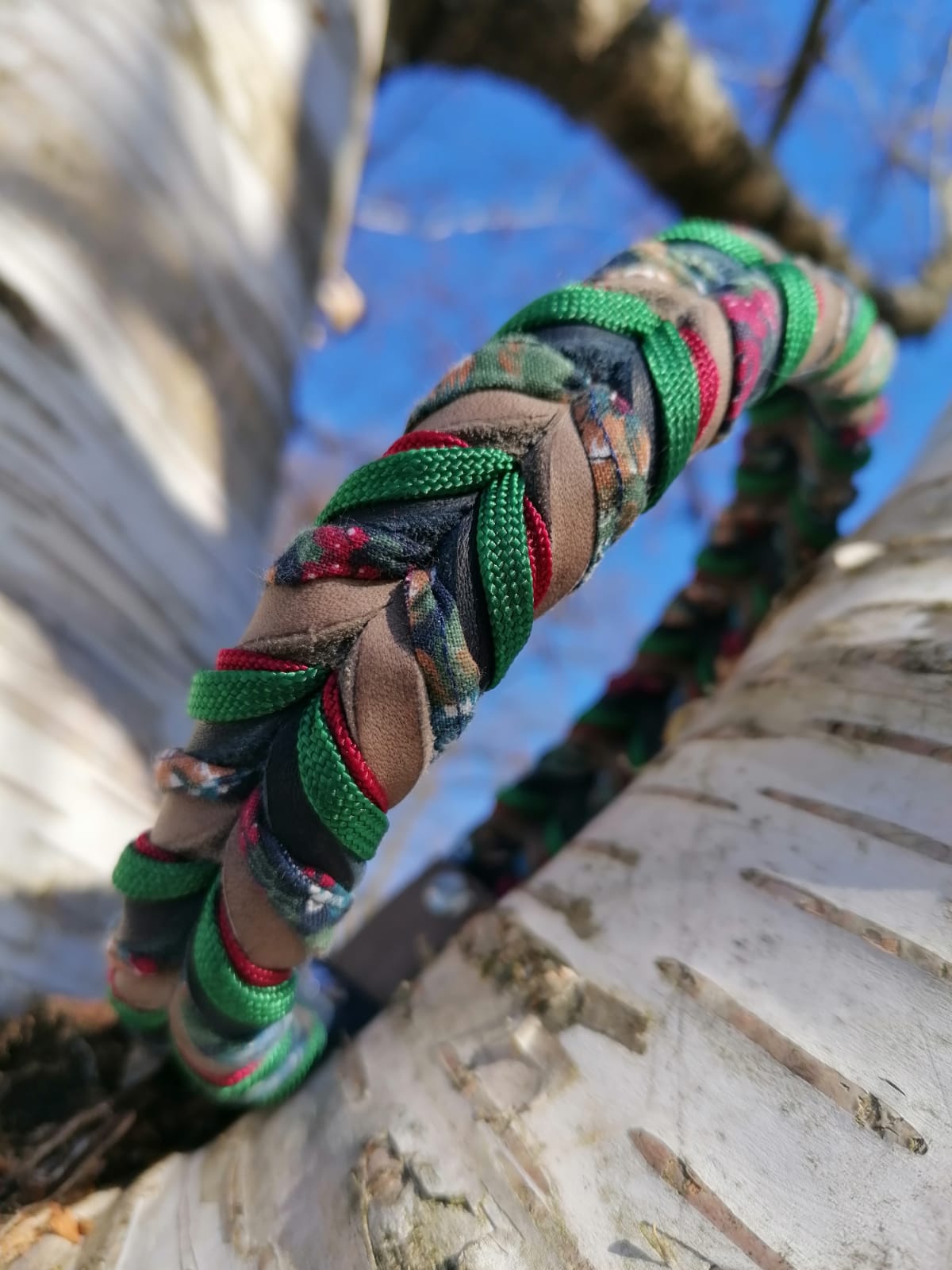 Halsband "Leder küsst Blumenmuse"