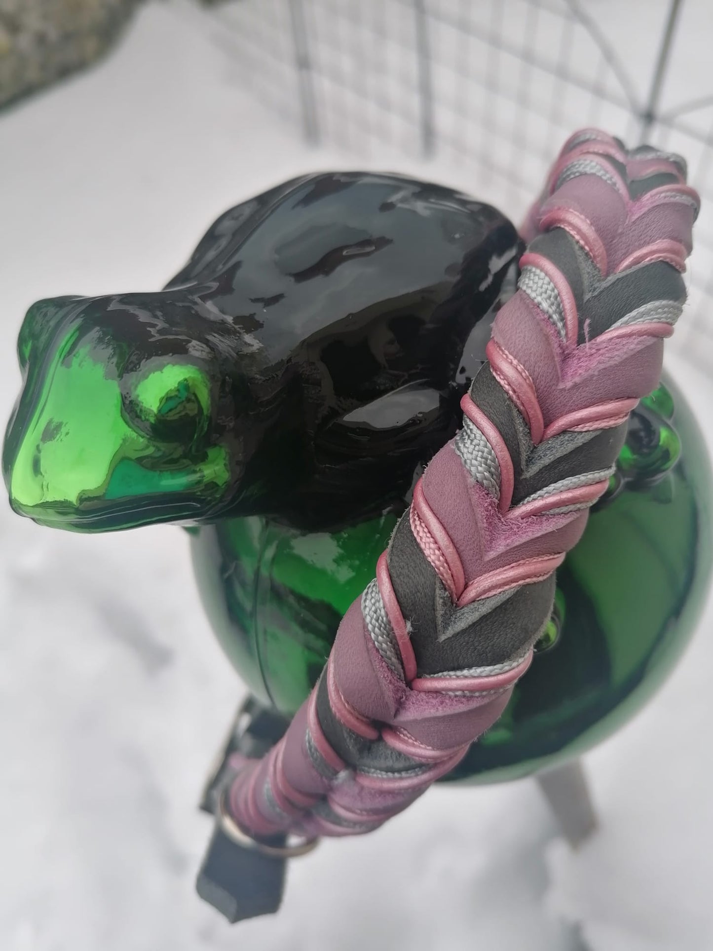 Halsband "Leder küsst Dornröschen"