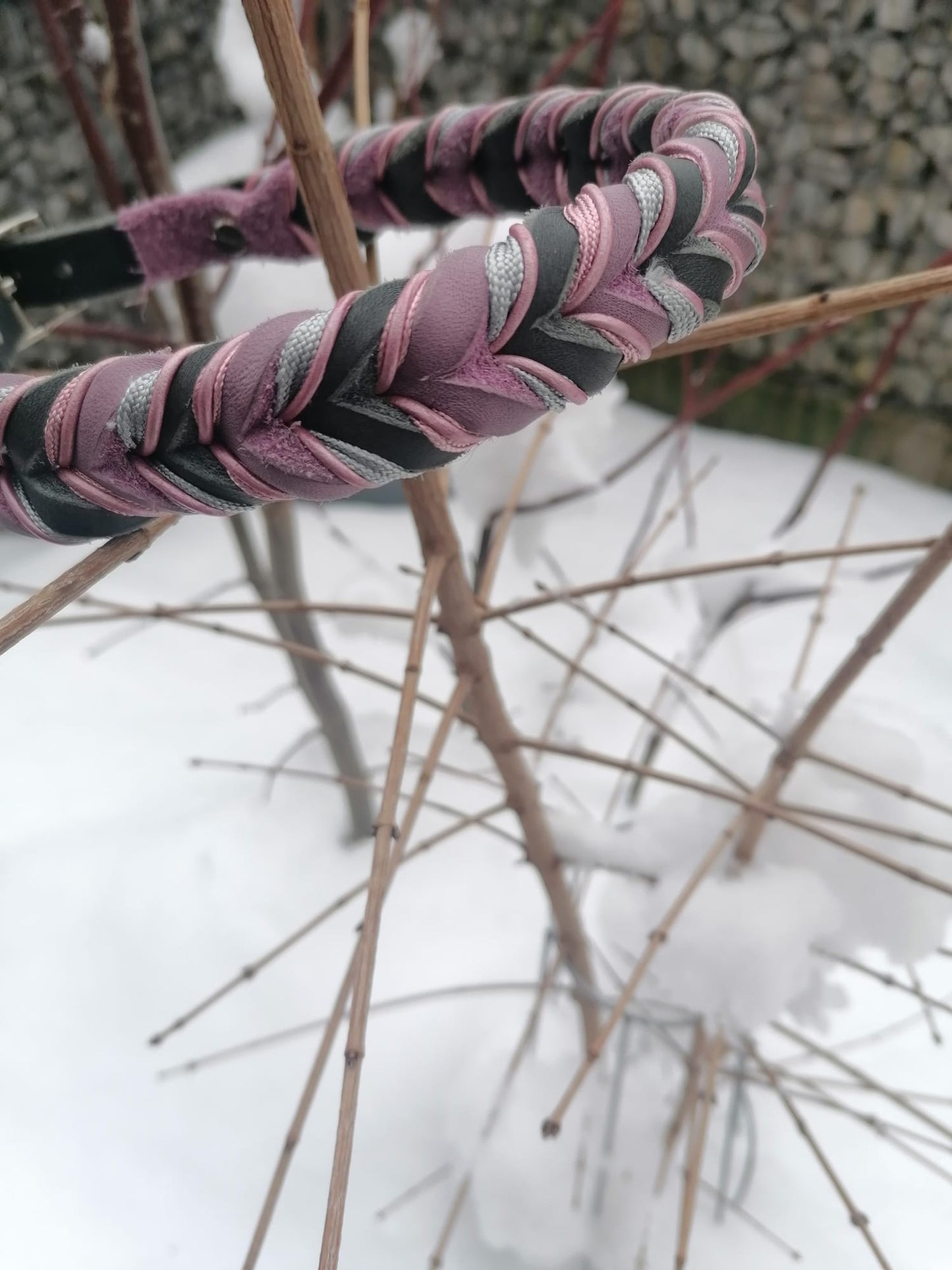 Halsband "Leder küsst Dornröschen"
