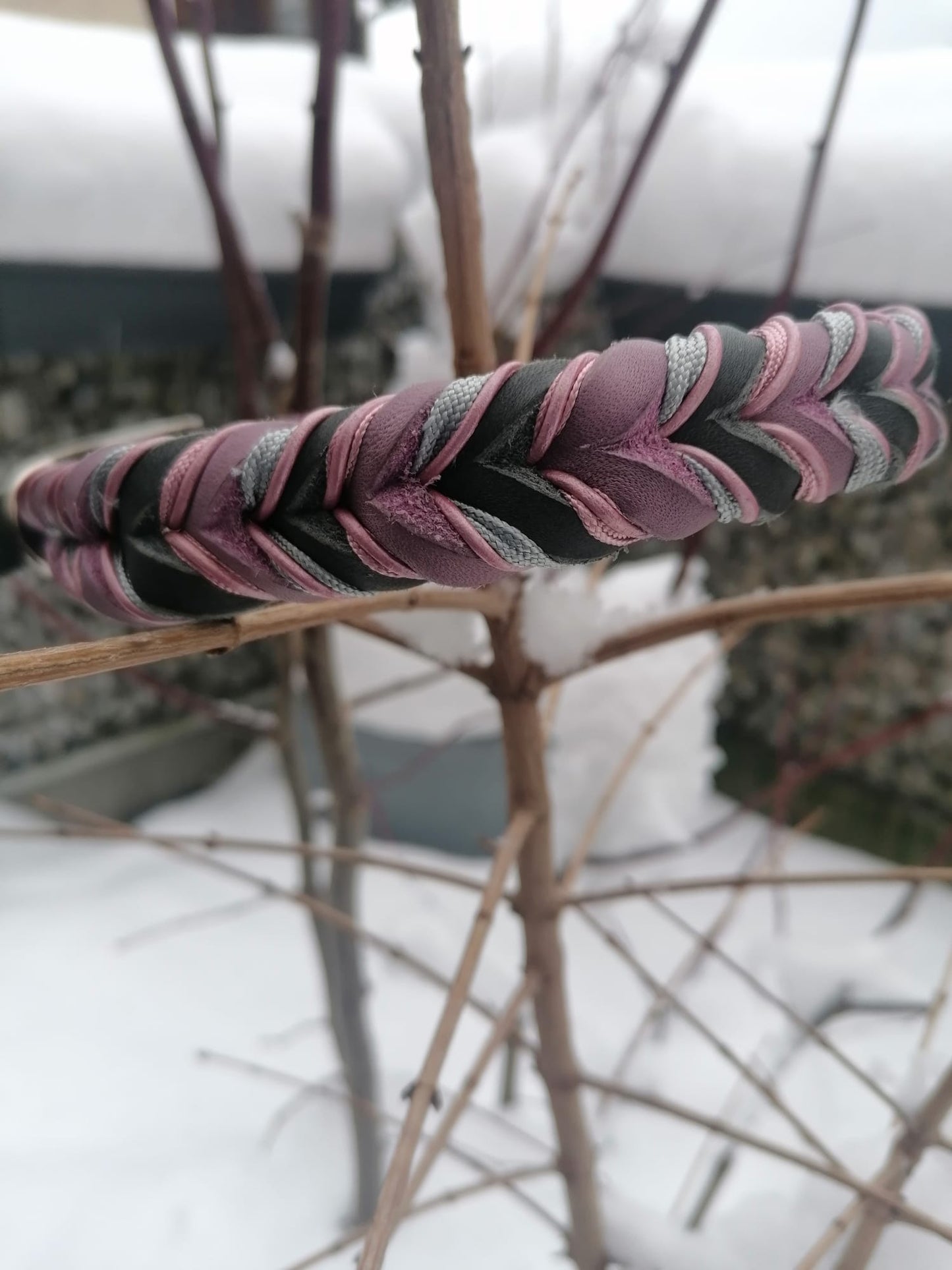 Halsband "Leder küsst Dornröschen"